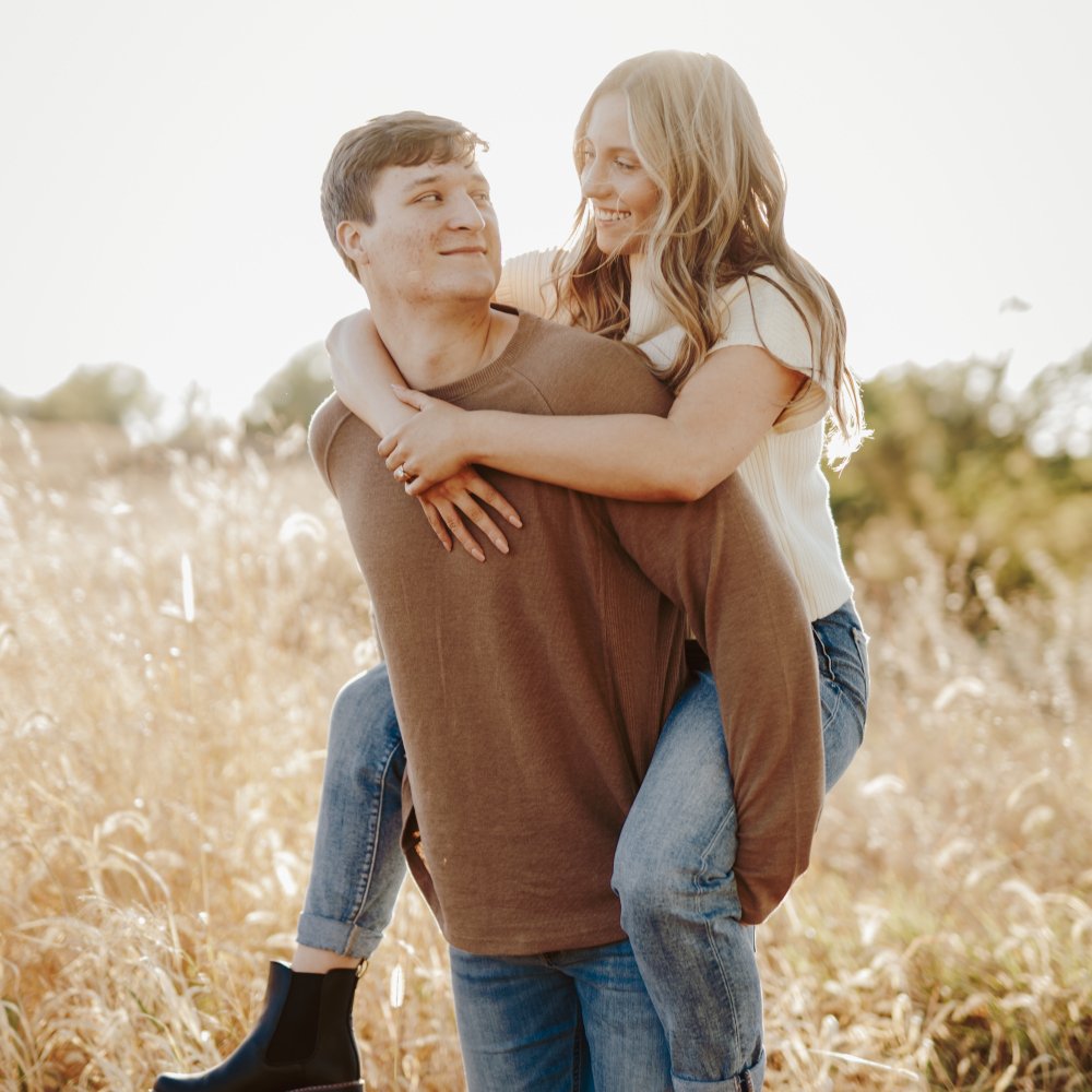 Engagement couple in Sioux Falls South Dakota