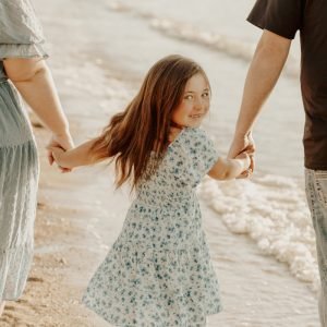 Family photo of little girl in Sioux Falls South Dakota