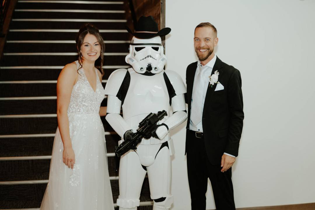 Wedding couple with Starwars stormtrooper